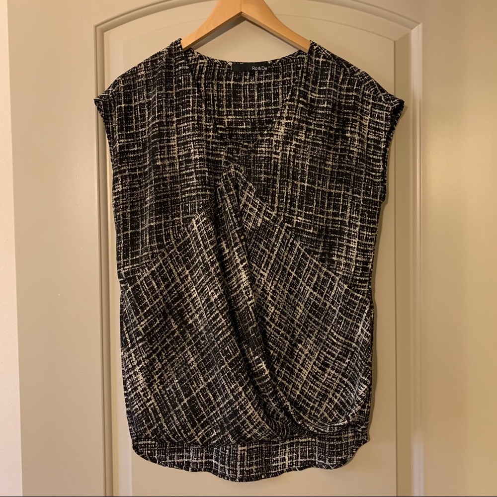 Ro & De Sleeveless Blouse hi-low hem Hatched S